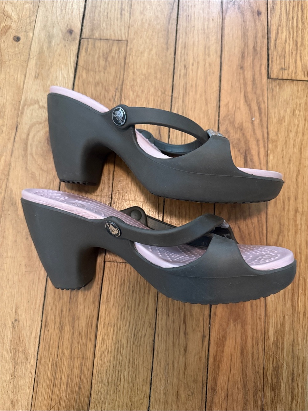 CROCS Pink and Brown Cross-Strap Women's Heeled Sandals - Picture 4 of 6